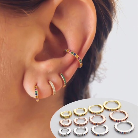 Zara minimalist green hoop mini earrings - Picture 1 of 3